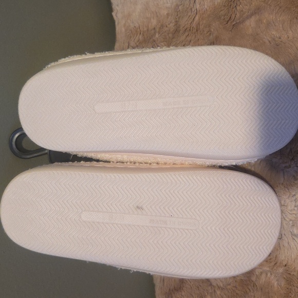 Cozy Smiley Face Slippers - Cream - Picture 2 of 2
